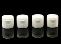 18mm de 20mm Plastic Kosmetische Hoogste Witte Geribbelde Aangepaste Oppervlakte van de Kroonkurkentik